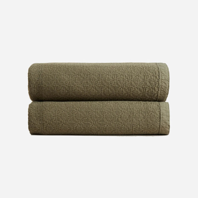 Bedspread with Contrast Edge